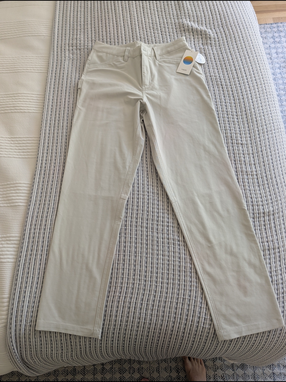 Vuori Straight-Leg Pants in Winter Grey